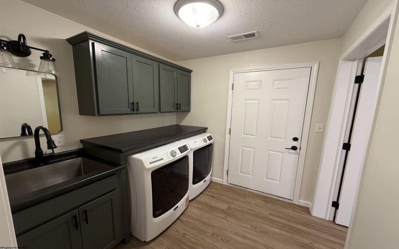 423 Mount Harmony Road, Fairmont, West Virginia 26554, 5 Bedrooms Bedrooms, 8 Rooms Rooms,3 BathroomsBathrooms,Single Family Detached,For Sale,Mount Harmony,10161951