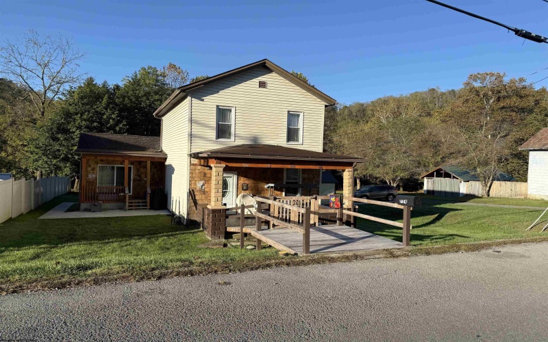 724 Main Street, Grafton, West Virginia 26354, 3 Bedrooms Bedrooms, 6 Rooms Rooms,1 BathroomBathrooms,Single Family Detached,For Sale,Main,10161952
