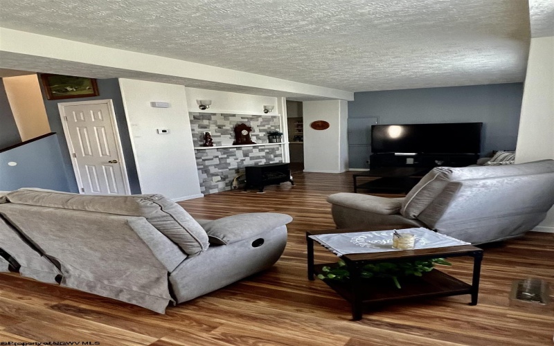 724 Main Street, Grafton, West Virginia 26354, 3 Bedrooms Bedrooms, 6 Rooms Rooms,1 BathroomBathrooms,Single Family Detached,For Sale,Main,10161952