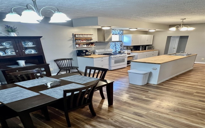 724 Main Street, Grafton, West Virginia 26354, 3 Bedrooms Bedrooms, 6 Rooms Rooms,1 BathroomBathrooms,Single Family Detached,For Sale,Main,10161952