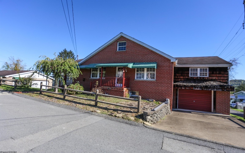 311 Marion Street, Fairmont, West Virginia 26554, 3 Bedrooms Bedrooms, 9 Rooms Rooms,2 BathroomsBathrooms,Single Family Detached,For Sale,Marion,10161966 311 Marion Street, Fairmont, West Virginia 26554, 3 Bedrooms Bedrooms, 9 Rooms Rooms,2 BathroomsBathrooms,Single Family Detached,For Sale,Marion,10161966