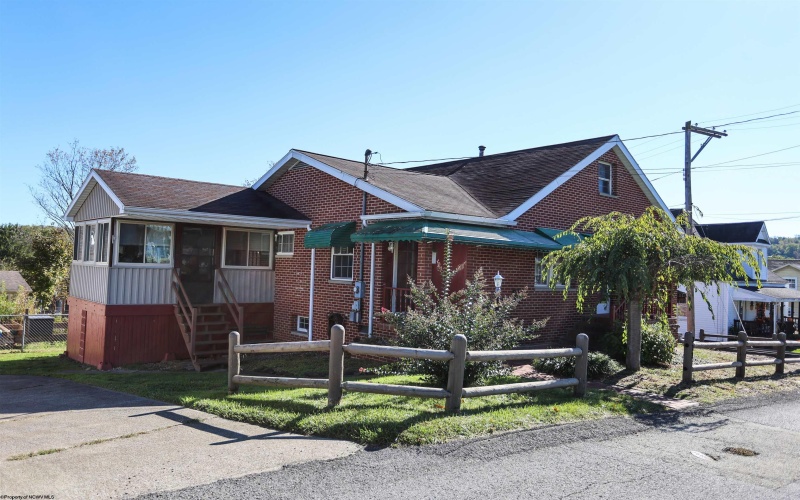 311 Marion Street, Fairmont, West Virginia 26554, 3 Bedrooms Bedrooms, 9 Rooms Rooms,2 BathroomsBathrooms,Single Family Detached,For Sale,Marion,10161966 311 Marion Street, Fairmont, West Virginia 26554, 3 Bedrooms Bedrooms, 9 Rooms Rooms,2 BathroomsBathrooms,Single Family Detached,For Sale,Marion,10161966