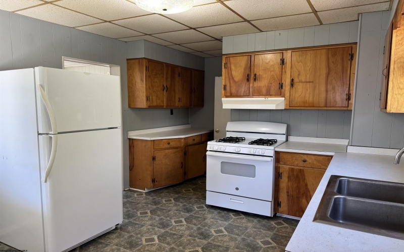 109 & 109.5 Highland Avenue, Fairmont, West Virginia 26554, 2 Bedrooms Bedrooms, 5 Rooms Rooms,1 BathroomBathrooms,Single Family Detached,For Sale,Highland,10161967 109 & 109.5 Highland Avenue, Fairmont, West Virginia 26554, 2 Bedrooms Bedrooms, 5 Rooms Rooms,1 BathroomBathrooms,Single Family Detached,For Sale,Highland,10161967