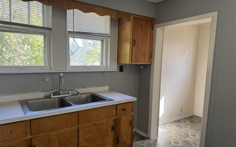 109 & 109.5 Highland Avenue, Fairmont, West Virginia 26554, 2 Bedrooms Bedrooms, 5 Rooms Rooms,1 BathroomBathrooms,Single Family Detached,For Sale,Highland,10161967 109 & 109.5 Highland Avenue, Fairmont, West Virginia 26554, 2 Bedrooms Bedrooms, 5 Rooms Rooms,1 BathroomBathrooms,Single Family Detached,For Sale,Highland,10161967