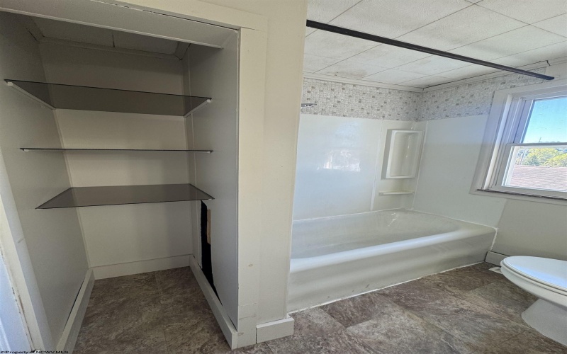 109 & 109.5 Highland Avenue, Fairmont, West Virginia 26554, 2 Bedrooms Bedrooms, 5 Rooms Rooms,1 BathroomBathrooms,Single Family Detached,For Sale,Highland,10161967 109 & 109.5 Highland Avenue, Fairmont, West Virginia 26554, 2 Bedrooms Bedrooms, 5 Rooms Rooms,1 BathroomBathrooms,Single Family Detached,For Sale,Highland,10161967