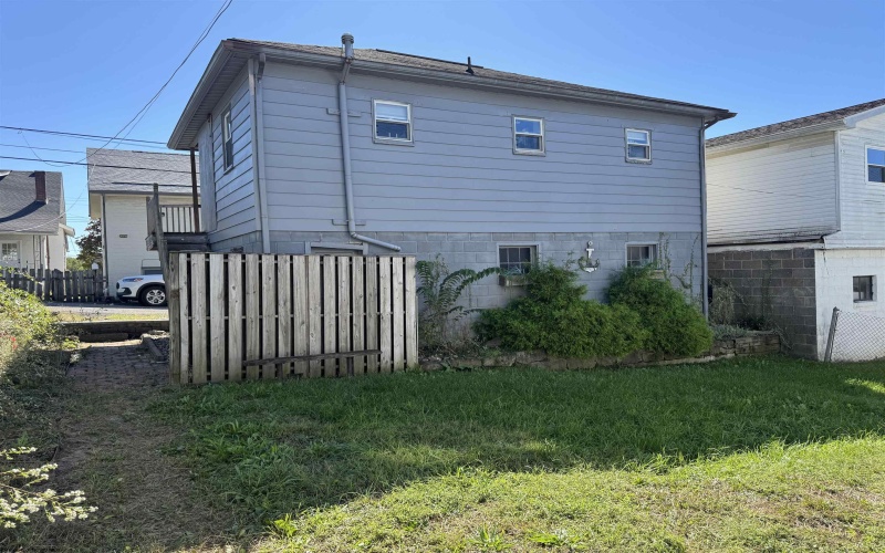 109 & 109.5 Highland Avenue, Fairmont, West Virginia 26554, 2 Bedrooms Bedrooms, 5 Rooms Rooms,1 BathroomBathrooms,Single Family Detached,For Sale,Highland,10161967 109 & 109.5 Highland Avenue, Fairmont, West Virginia 26554, 2 Bedrooms Bedrooms, 5 Rooms Rooms,1 BathroomBathrooms,Single Family Detached,For Sale,Highland,10161967