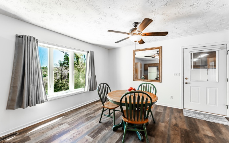 1914 Carpenter Drive, Fairmont, West Virginia 26554, 3 Bedrooms Bedrooms, 6 Rooms Rooms,2 BathroomsBathrooms,Single Family Detached,For Sale,Carpenter,10161971 1914 Carpenter Drive, Fairmont, West Virginia 26554, 3 Bedrooms Bedrooms, 6 Rooms Rooms,2 BathroomsBathrooms,Single Family Detached,For Sale,Carpenter,10161971