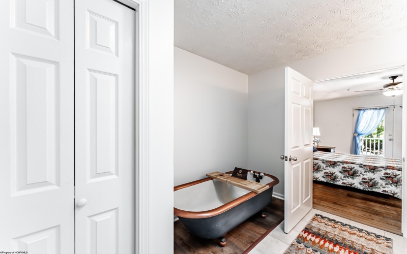 1914 Carpenter Drive, Fairmont, West Virginia 26554, 3 Bedrooms Bedrooms, 6 Rooms Rooms,2 BathroomsBathrooms,Single Family Detached,For Sale,Carpenter,10161971 1914 Carpenter Drive, Fairmont, West Virginia 26554, 3 Bedrooms Bedrooms, 6 Rooms Rooms,2 BathroomsBathrooms,Single Family Detached,For Sale,Carpenter,10161971