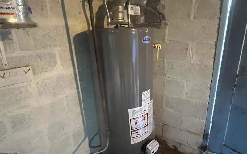 19 Forinash Road, Weston, West Virginia 26452, 3 Bedrooms Bedrooms, 6 Rooms Rooms,1 BathroomBathrooms,Single Family Detached,For Sale,Forinash,10161991