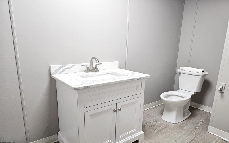 170 Thompson Drive, Bridgeport, West Virginia 26330, ,Commercial/industrial,For Sale,Thompson,10161982 170 Thompson Drive, Bridgeport, West Virginia 26330, ,Commercial/industrial,For Sale,Thompson,10161982