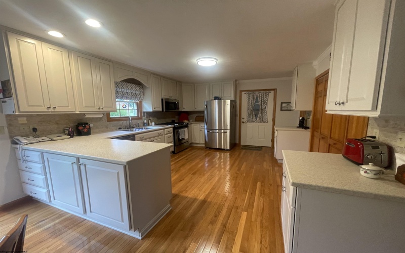 92 EVERGREEN Drive, Buckhannon, West Virginia 26201, 3 Bedrooms Bedrooms, 6 Rooms Rooms,2 BathroomsBathrooms,Single Family Detached,For Sale,EVERGREEN,10161989