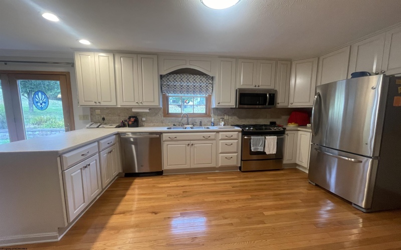 92 EVERGREEN Drive, Buckhannon, West Virginia 26201, 3 Bedrooms Bedrooms, 6 Rooms Rooms,2 BathroomsBathrooms,Single Family Detached,For Sale,EVERGREEN,10161989
