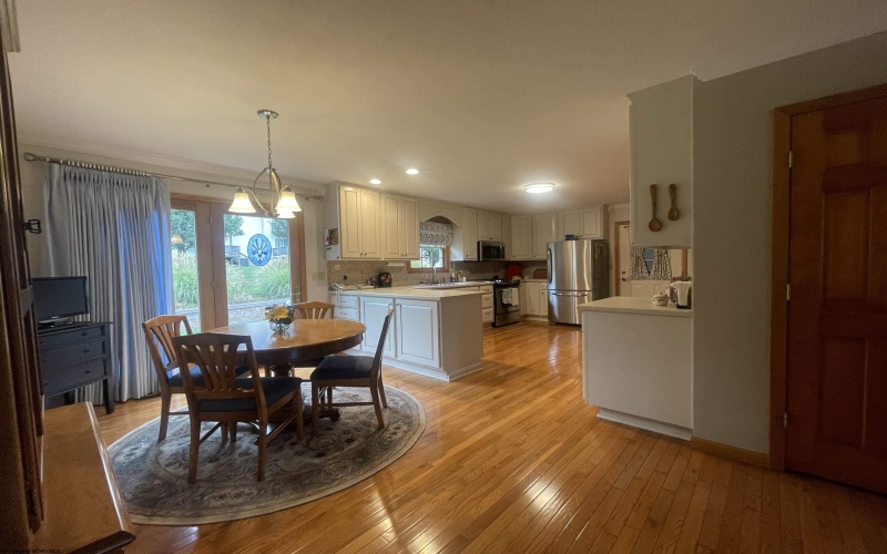 92 EVERGREEN Drive, Buckhannon, West Virginia 26201, 3 Bedrooms Bedrooms, 6 Rooms Rooms,2 BathroomsBathrooms,Single Family Detached,For Sale,EVERGREEN,10161989