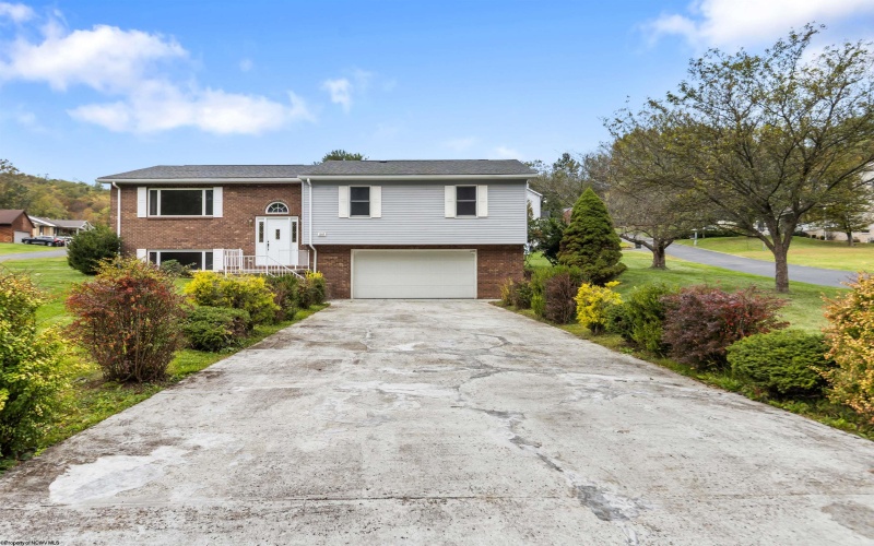 1307 Downwood Manor Drive, Morgantown, West Virginia 26508, 4 Bedrooms Bedrooms, 9 Rooms Rooms,2 BathroomsBathrooms,Single Family Detached,For Sale,Downwood Manor,10161988 1307 Downwood Manor Drive, Morgantown, West Virginia 26508, 4 Bedrooms Bedrooms, 9 Rooms Rooms,2 BathroomsBathrooms,Single Family Detached,For Sale,Downwood Manor,10161988