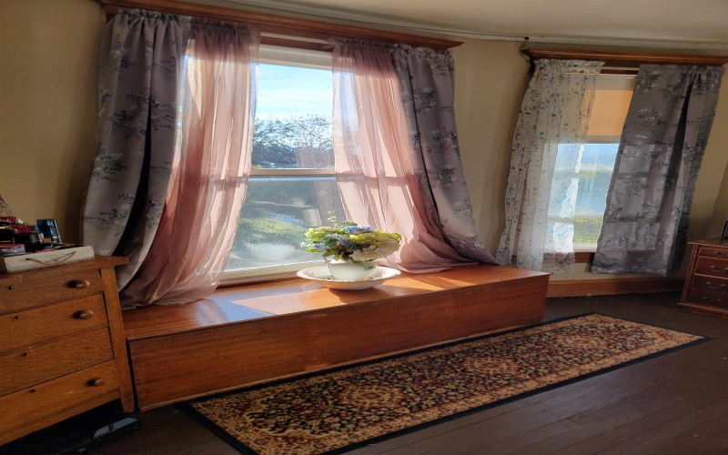 189 Summit Street, Elkins, West Virginia 26241, 4 Bedrooms Bedrooms, 8 Rooms Rooms,1 BathroomBathrooms,Single Family Detached,For Sale,Summit,10161980