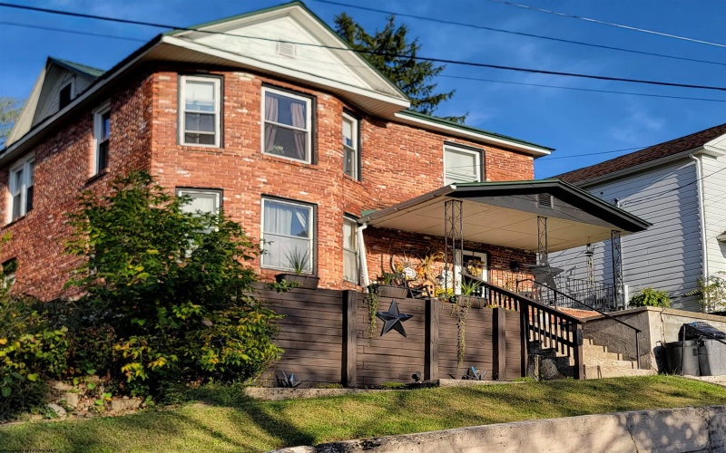 189 Summit Street, Elkins, West Virginia 26241, 4 Bedrooms Bedrooms, 8 Rooms Rooms,1 BathroomBathrooms,Single Family Detached,For Sale,Summit,10161980