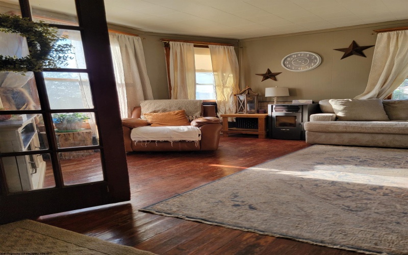 189 Summit Street, Elkins, West Virginia 26241, 4 Bedrooms Bedrooms, 8 Rooms Rooms,1 BathroomBathrooms,Single Family Detached,For Sale,Summit,10161980