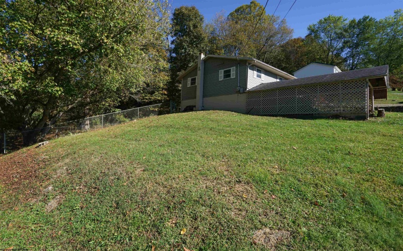 106 Mary Ann Street, West Milford, West Virginia 26451, 3 Bedrooms Bedrooms, 7 Rooms Rooms,1 BathroomBathrooms,Single Family Detached,For Sale,Mary Ann,10161985