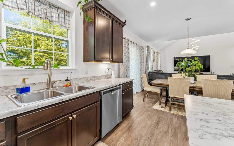 108 Caddie Court, Maidsville, West Virginia 26541, 4 Bedrooms Bedrooms, 6 Rooms Rooms,2 BathroomsBathrooms,Single Family Detached,For Sale,Caddie,10161981