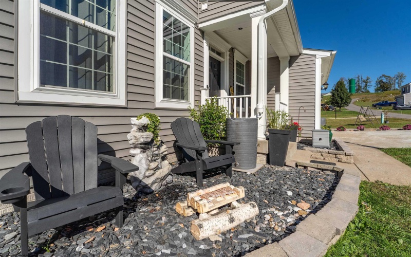 108 Caddie Court, Maidsville, West Virginia 26541, 4 Bedrooms Bedrooms, 6 Rooms Rooms,2 BathroomsBathrooms,Single Family Detached,For Sale,Caddie,10161981