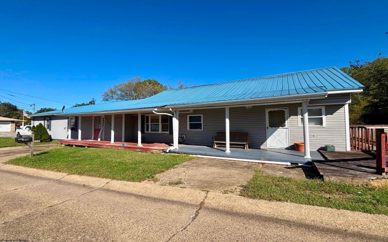 1810 Green Avenue, Clarksburg, West Virginia 26301, 3 Bedrooms Bedrooms, 7 Rooms Rooms,2 BathroomsBathrooms,Single Family Detached,For Sale,Green,10161976