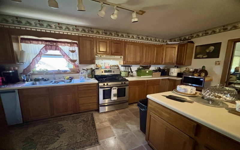 1810 Green Avenue, Clarksburg, West Virginia 26301, 3 Bedrooms Bedrooms, 7 Rooms Rooms,2 BathroomsBathrooms,Single Family Detached,For Sale,Green,10161976