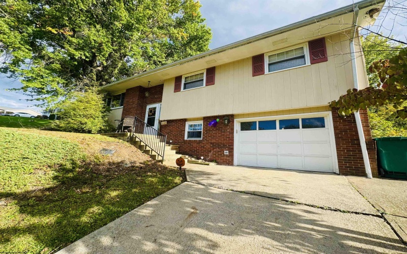 1322 Lincoln Way, Fairmont, West Virginia 26554, 3 Bedrooms Bedrooms, 8 Rooms Rooms,2 BathroomsBathrooms,Single Family Detached,For Sale,Lincoln,10161978 1322 Lincoln Way, Fairmont, West Virginia 26554, 3 Bedrooms Bedrooms, 8 Rooms Rooms,2 BathroomsBathrooms,Single Family Detached,For Sale,Lincoln,10161978