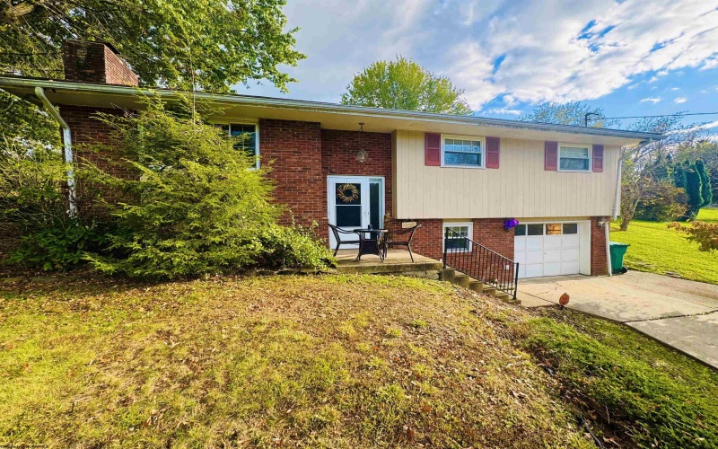 1322 Lincoln Way, Fairmont, West Virginia 26554, 3 Bedrooms Bedrooms, 8 Rooms Rooms,2 BathroomsBathrooms,Single Family Detached,For Sale,Lincoln,10161978 1322 Lincoln Way, Fairmont, West Virginia 26554, 3 Bedrooms Bedrooms, 8 Rooms Rooms,2 BathroomsBathrooms,Single Family Detached,For Sale,Lincoln,10161978
