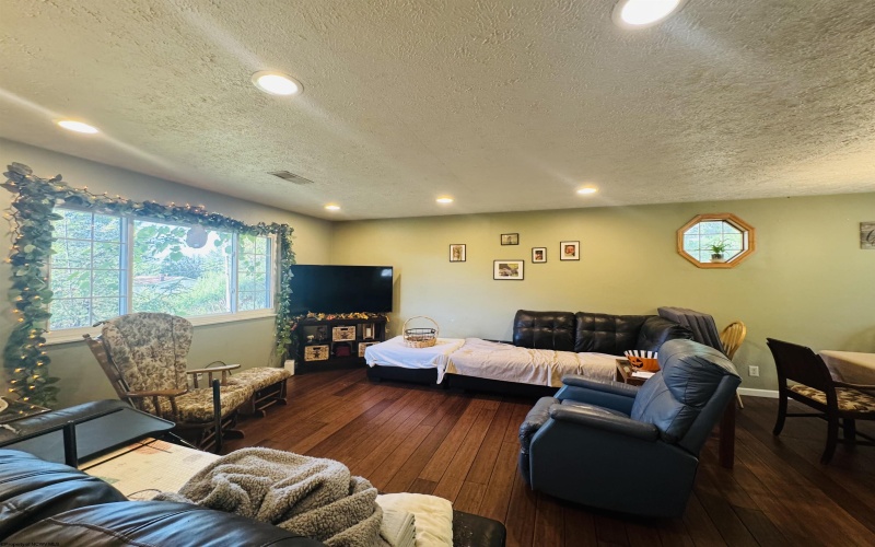 1322 Lincoln Way, Fairmont, West Virginia 26554, 3 Bedrooms Bedrooms, 8 Rooms Rooms,2 BathroomsBathrooms,Single Family Detached,For Sale,Lincoln,10161978 1322 Lincoln Way, Fairmont, West Virginia 26554, 3 Bedrooms Bedrooms, 8 Rooms Rooms,2 BathroomsBathrooms,Single Family Detached,For Sale,Lincoln,10161978