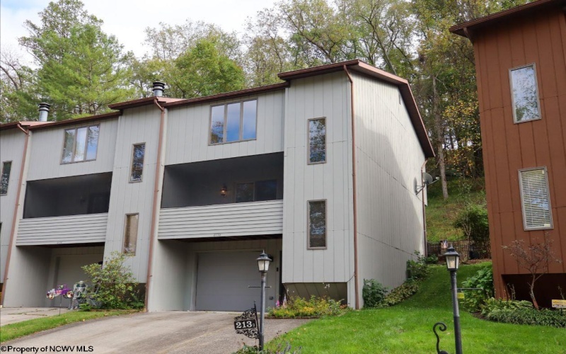 213 D Morgan Drive, Morgantown, West Virginia 26505, 3 Bedrooms Bedrooms, 7 Rooms Rooms,2 BathroomsBathrooms,Single Family Attached,For Sale,Morgan,10161996 213 D Morgan Drive, Morgantown, West Virginia 26505, 3 Bedrooms Bedrooms, 7 Rooms Rooms,2 BathroomsBathrooms,Single Family Attached,For Sale,Morgan,10161996