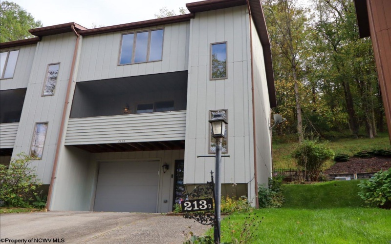 213 D Morgan Drive, Morgantown, West Virginia 26505, 3 Bedrooms Bedrooms, 7 Rooms Rooms,2 BathroomsBathrooms,Single Family Attached,For Sale,Morgan,10161996 213 D Morgan Drive, Morgantown, West Virginia 26505, 3 Bedrooms Bedrooms, 7 Rooms Rooms,2 BathroomsBathrooms,Single Family Attached,For Sale,Morgan,10161996