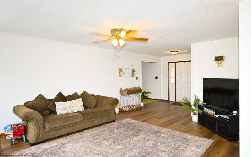 224 Hemlock Lane, Reedsville, West Virginia 26547, 4 Bedrooms Bedrooms, 8 Rooms Rooms,2 BathroomsBathrooms,Single Family Detached,For Sale,Hemlock,10162004