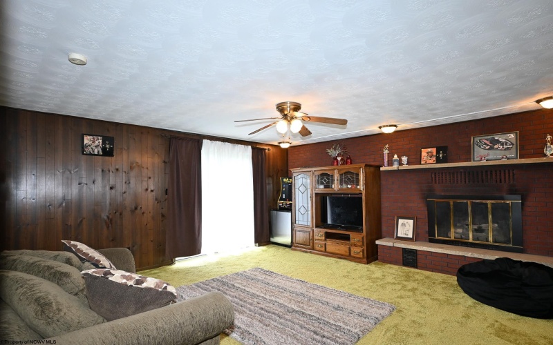 224 Hemlock Lane, Reedsville, West Virginia 26547, 4 Bedrooms Bedrooms, 8 Rooms Rooms,2 BathroomsBathrooms,Single Family Detached,For Sale,Hemlock,10162004