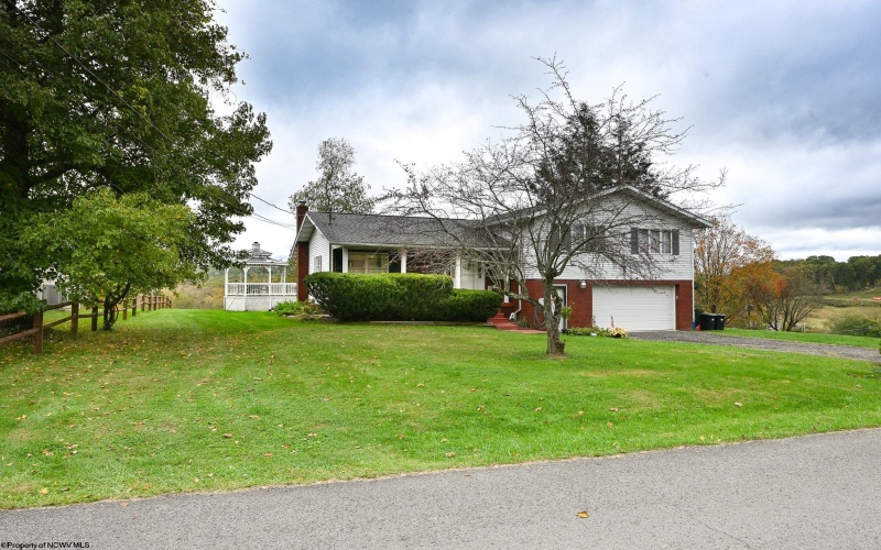 224 Hemlock Lane, Reedsville, West Virginia 26547, 4 Bedrooms Bedrooms, 8 Rooms Rooms,2 BathroomsBathrooms,Single Family Detached,For Sale,Hemlock,10162004