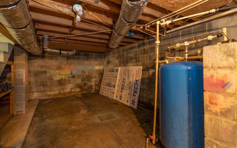 1369 Flag Run Road, Clarksburg, West Virginia 26301-999, 2 Bedrooms Bedrooms, 4 Rooms Rooms,1 BathroomBathrooms,Single Family Detached,For Sale,Flag Run,10162005 1369 Flag Run Road, Clarksburg, West Virginia 26301-999, 2 Bedrooms Bedrooms, 4 Rooms Rooms,1 BathroomBathrooms,Single Family Detached,For Sale,Flag Run,10162005