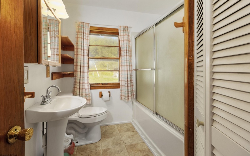 1369 Flag Run Road, Clarksburg, West Virginia 26301-999, 2 Bedrooms Bedrooms, 4 Rooms Rooms,1 BathroomBathrooms,Single Family Detached,For Sale,Flag Run,10162005 1369 Flag Run Road, Clarksburg, West Virginia 26301-999, 2 Bedrooms Bedrooms, 4 Rooms Rooms,1 BathroomBathrooms,Single Family Detached,For Sale,Flag Run,10162005