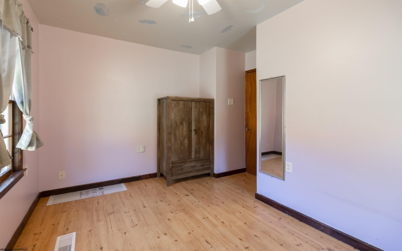 1369 Flag Run Road, Clarksburg, West Virginia 26301-999, 2 Bedrooms Bedrooms, 4 Rooms Rooms,1 BathroomBathrooms,Single Family Detached,For Sale,Flag Run,10162005 1369 Flag Run Road, Clarksburg, West Virginia 26301-999, 2 Bedrooms Bedrooms, 4 Rooms Rooms,1 BathroomBathrooms,Single Family Detached,For Sale,Flag Run,10162005