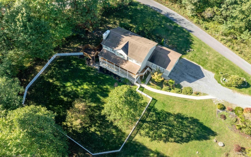 2 Chickadee Lane, Morgantown, West Virginia 26508, 4 Bedrooms Bedrooms, 9 Rooms Rooms,3 BathroomsBathrooms,Single Family Detached,For Sale,Chickadee,10162006 2 Chickadee Lane, Morgantown, West Virginia 26508, 4 Bedrooms Bedrooms, 9 Rooms Rooms,3 BathroomsBathrooms,Single Family Detached,For Sale,Chickadee,10162006