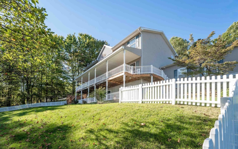 2 Chickadee Lane, Morgantown, West Virginia 26508, 4 Bedrooms Bedrooms, 9 Rooms Rooms,3 BathroomsBathrooms,Single Family Detached,For Sale,Chickadee,10162006 2 Chickadee Lane, Morgantown, West Virginia 26508, 4 Bedrooms Bedrooms, 9 Rooms Rooms,3 BathroomsBathrooms,Single Family Detached,For Sale,Chickadee,10162006