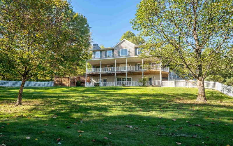2 Chickadee Lane, Morgantown, West Virginia 26508, 4 Bedrooms Bedrooms, 9 Rooms Rooms,3 BathroomsBathrooms,Single Family Detached,For Sale,Chickadee,10162006 2 Chickadee Lane, Morgantown, West Virginia 26508, 4 Bedrooms Bedrooms, 9 Rooms Rooms,3 BathroomsBathrooms,Single Family Detached,For Sale,Chickadee,10162006
