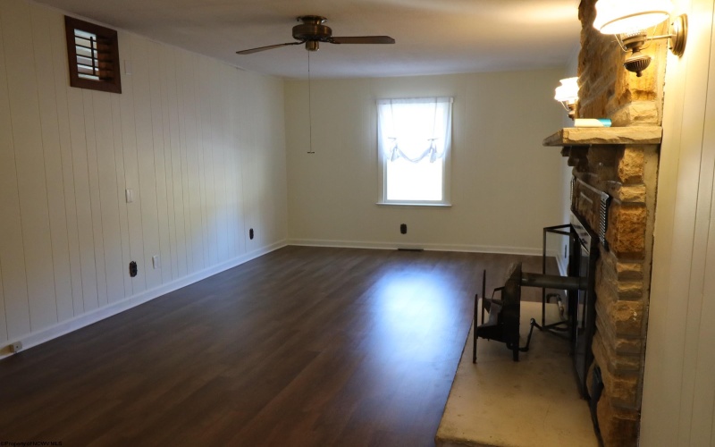 107 Gilman Road, Elkins, West Virginia 26241, 3 Bedrooms Bedrooms, 7 Rooms Rooms,2 BathroomsBathrooms,Single Family Detached,For Sale,Gilman,10162022