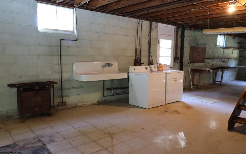 107 Gilman Road, Elkins, West Virginia 26241, 3 Bedrooms Bedrooms, 7 Rooms Rooms,2 BathroomsBathrooms,Single Family Detached,For Sale,Gilman,10162022