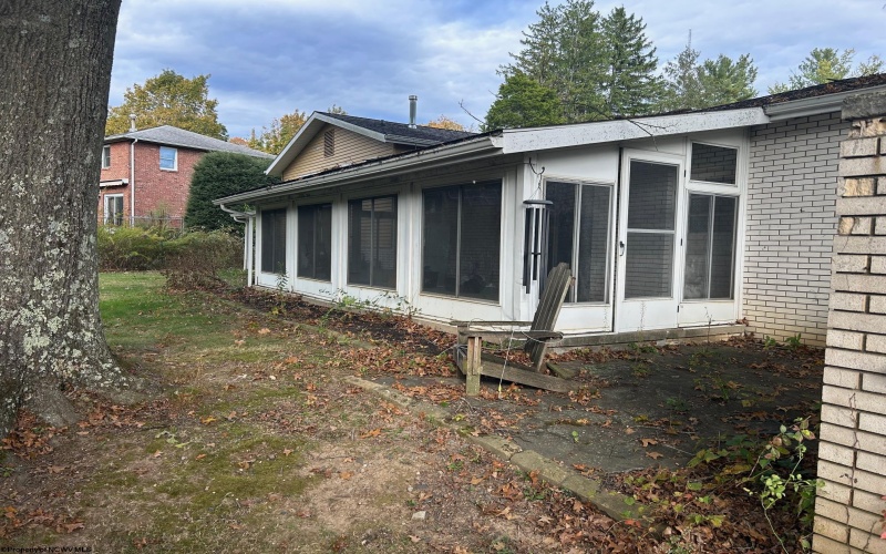 1301 Heritage Place, Morgantown, West Virginia 26505, 3 Bedrooms Bedrooms, 6 Rooms Rooms,2 BathroomsBathrooms,Single Family Detached,For Sale,Heritage,10162015