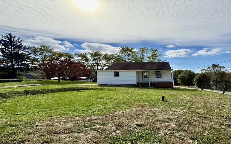 96 Chickerell Street, Clarksburg, West Virginia 26301, 2 Bedrooms Bedrooms, 6 Rooms Rooms,1 BathroomBathrooms,Single Family Detached,For Sale,Chickerell,10162013 96 Chickerell Street, Clarksburg, West Virginia 26301, 2 Bedrooms Bedrooms, 6 Rooms Rooms,1 BathroomBathrooms,Single Family Detached,For Sale,Chickerell,10162013
