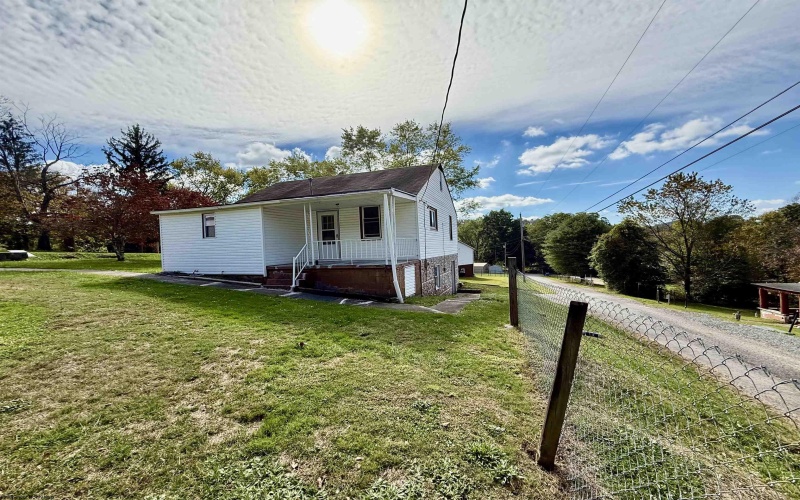 96 Chickerell Street, Clarksburg, West Virginia 26301, 2 Bedrooms Bedrooms, 6 Rooms Rooms,1 BathroomBathrooms,Single Family Detached,For Sale,Chickerell,10162013 96 Chickerell Street, Clarksburg, West Virginia 26301, 2 Bedrooms Bedrooms, 6 Rooms Rooms,1 BathroomBathrooms,Single Family Detached,For Sale,Chickerell,10162013