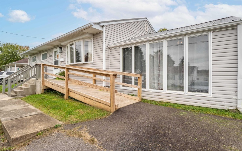 208 Hillcrest Avenue, Morgantown, West Virginia 26501, 3 Bedrooms Bedrooms, 6 Rooms Rooms,1 BathroomBathrooms,Single Family Detached,For Sale,Hillcrest,10162018 208 Hillcrest Avenue, Morgantown, West Virginia 26501, 3 Bedrooms Bedrooms, 6 Rooms Rooms,1 BathroomBathrooms,Single Family Detached,For Sale,Hillcrest,10162018