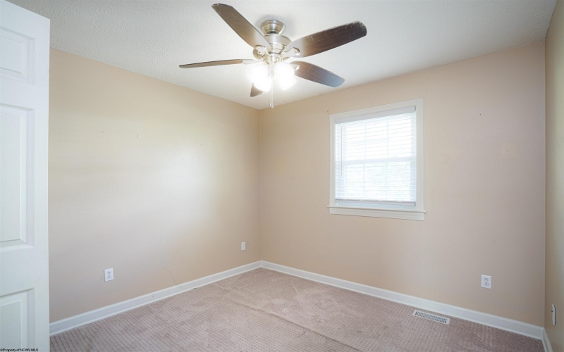 9 Arrowood Drive, Bridgeport, West Virginia 26330-0000, 3 Bedrooms Bedrooms, 7 Rooms Rooms,2 BathroomsBathrooms,Single Family Detached,For Sale,Arrowood,10162025