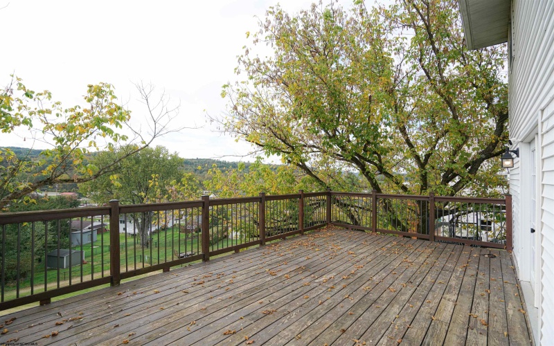 9 Arrowood Drive, Bridgeport, West Virginia 26330-0000, 3 Bedrooms Bedrooms, 7 Rooms Rooms,2 BathroomsBathrooms,Single Family Detached,For Sale,Arrowood,10162025