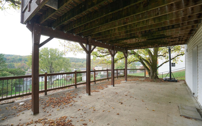 9 Arrowood Drive, Bridgeport, West Virginia 26330-0000, 3 Bedrooms Bedrooms, 7 Rooms Rooms,2 BathroomsBathrooms,Single Family Detached,For Sale,Arrowood,10162025