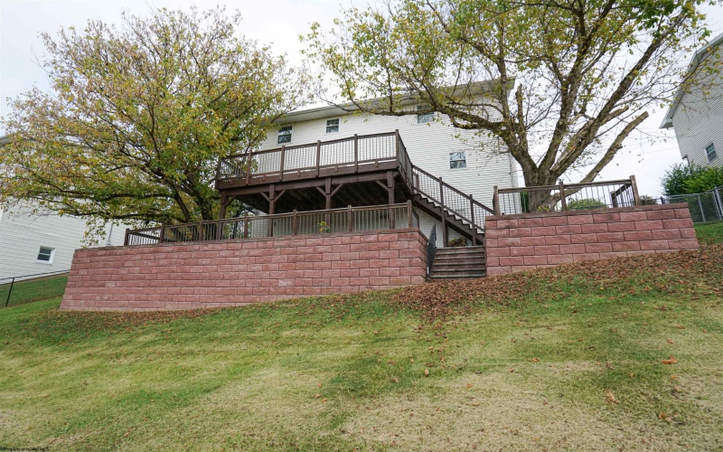 9 Arrowood Drive, Bridgeport, West Virginia 26330-0000, 3 Bedrooms Bedrooms, 7 Rooms Rooms,2 BathroomsBathrooms,Single Family Detached,For Sale,Arrowood,10162025